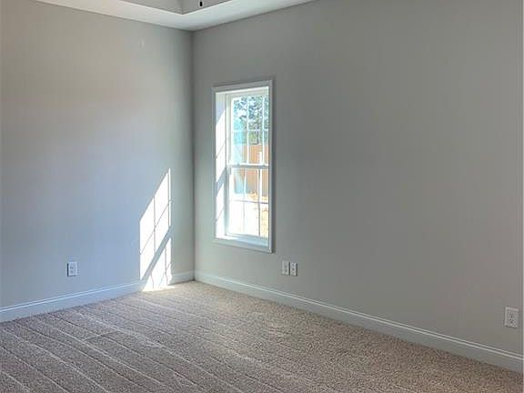 5th image of 543 Weston Woods St