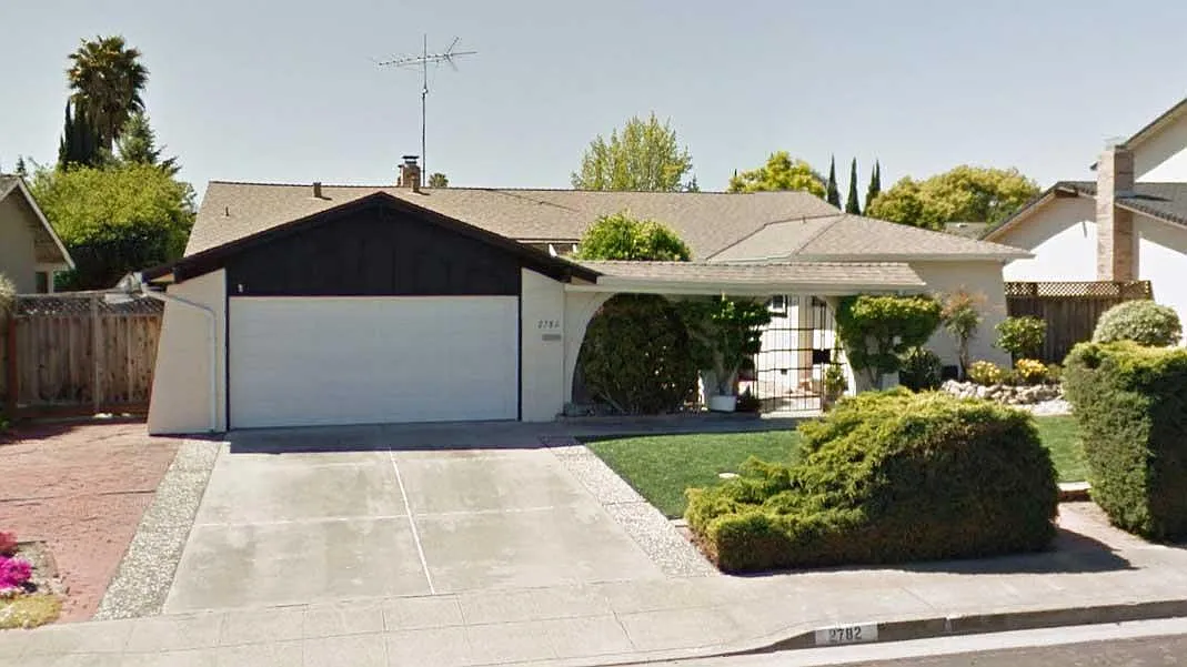 2782 Glorietta Cir photo 1