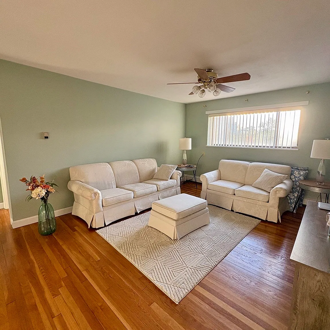 8 Riverside St — Photo 2