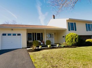 19 Harwood Rd, Marlton, NJ 08053