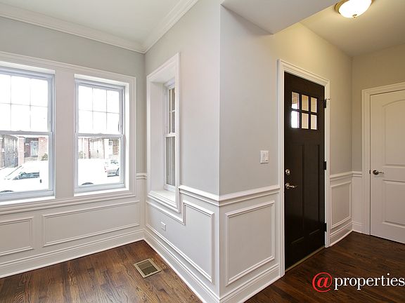 Foyer/Living Room