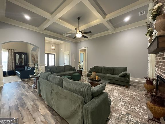 5th image of 127 Woodwinds Ct