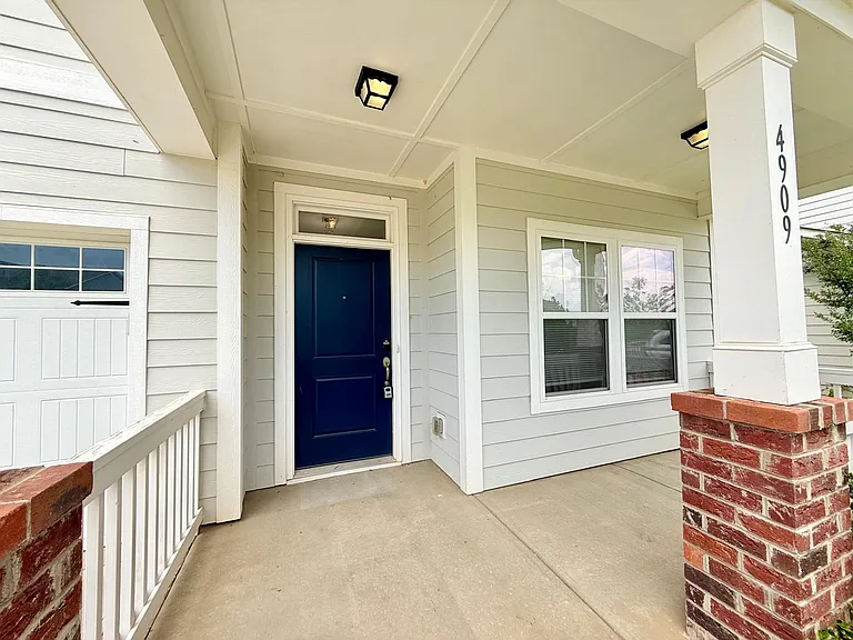 4909 Grace View Dr — Photo 3