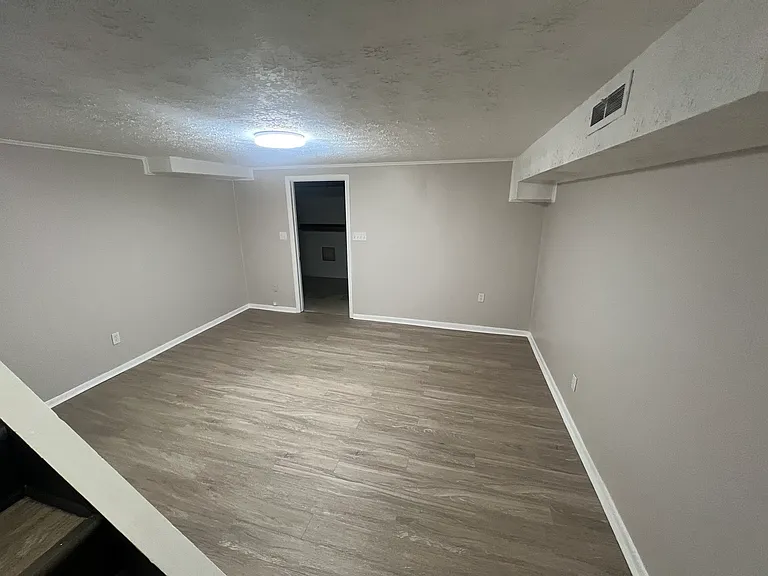 1607 Cloverfield Dr — Photo 14
