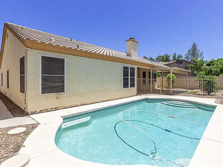 658 N Poplar Ct — Photo 5
