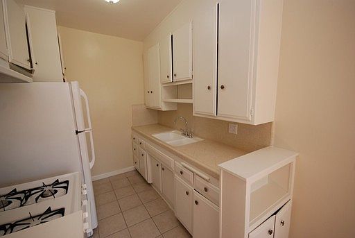 3rd image of 915 N Ogden Dr APT 19