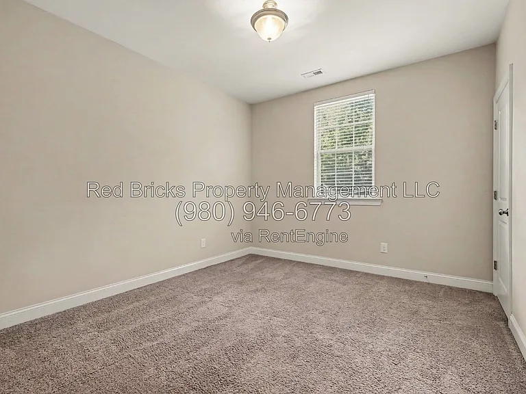 145 Barclay Dr — Photo 25