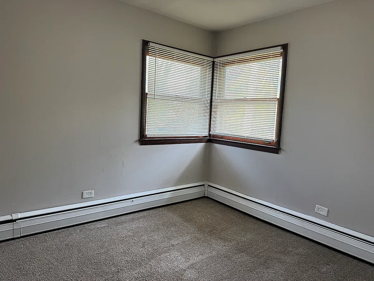2 bed, $1,600 — Photo 4