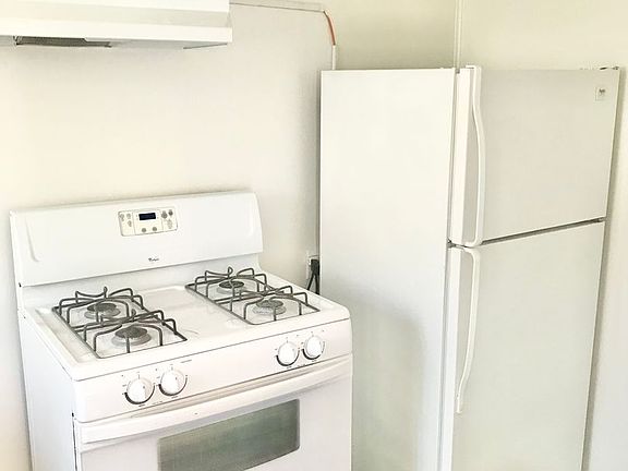 4th image of 1020 S Orchard Dr Unit 2