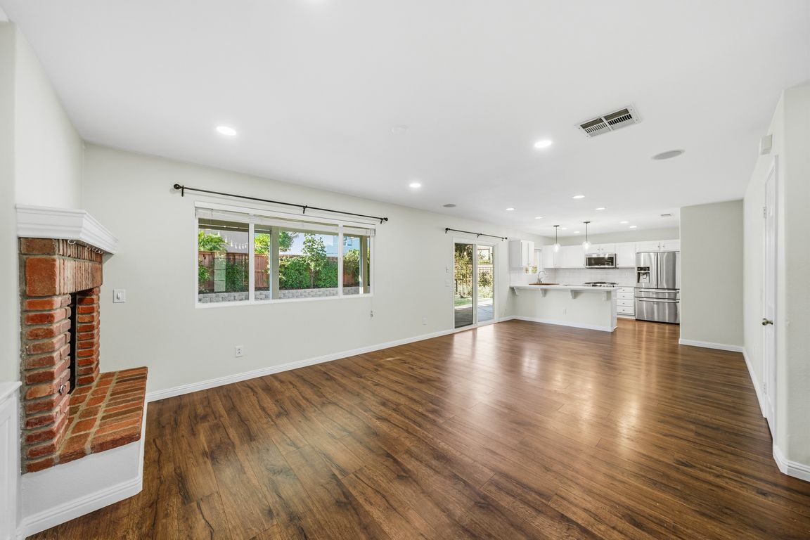 next background image