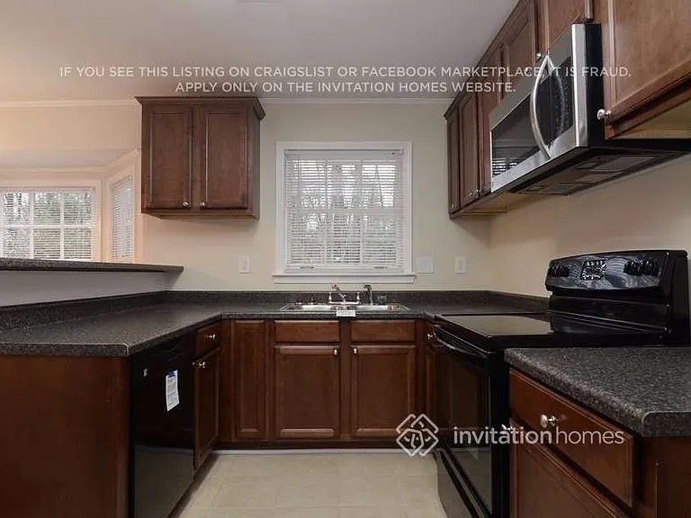 1360 Hampton Hall Dr — Photo 6