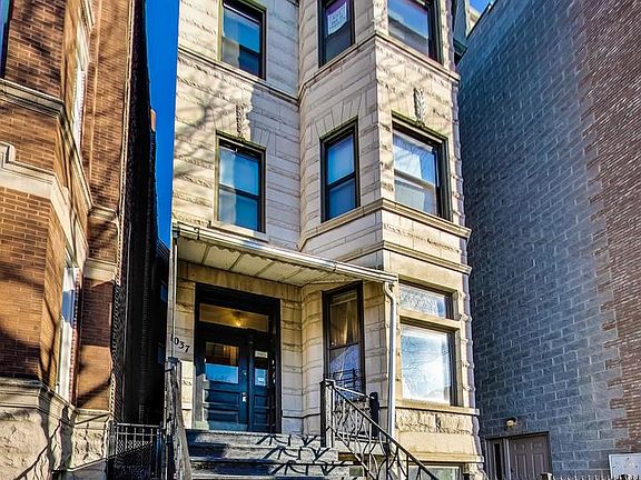 3rd image of 1037 N Damen Ave #G