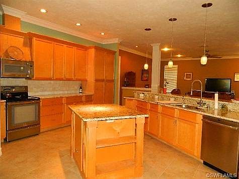 3rd image of 19863 Allaire Ln