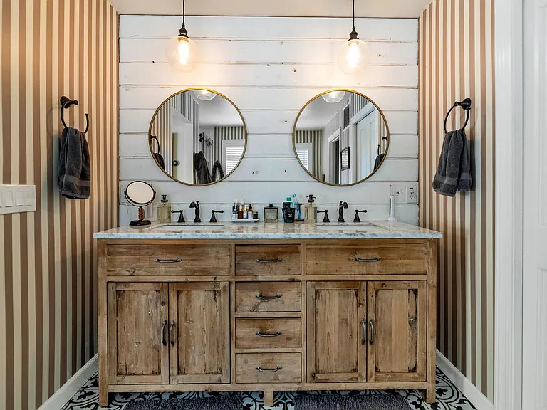 1021 W Encanto Blvd — Photo 13