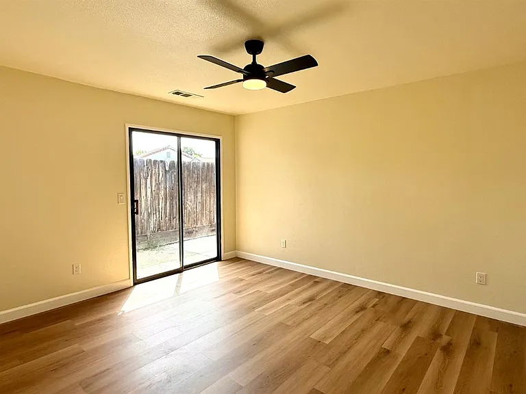 2425 Knowlwood Ct — Photo 12