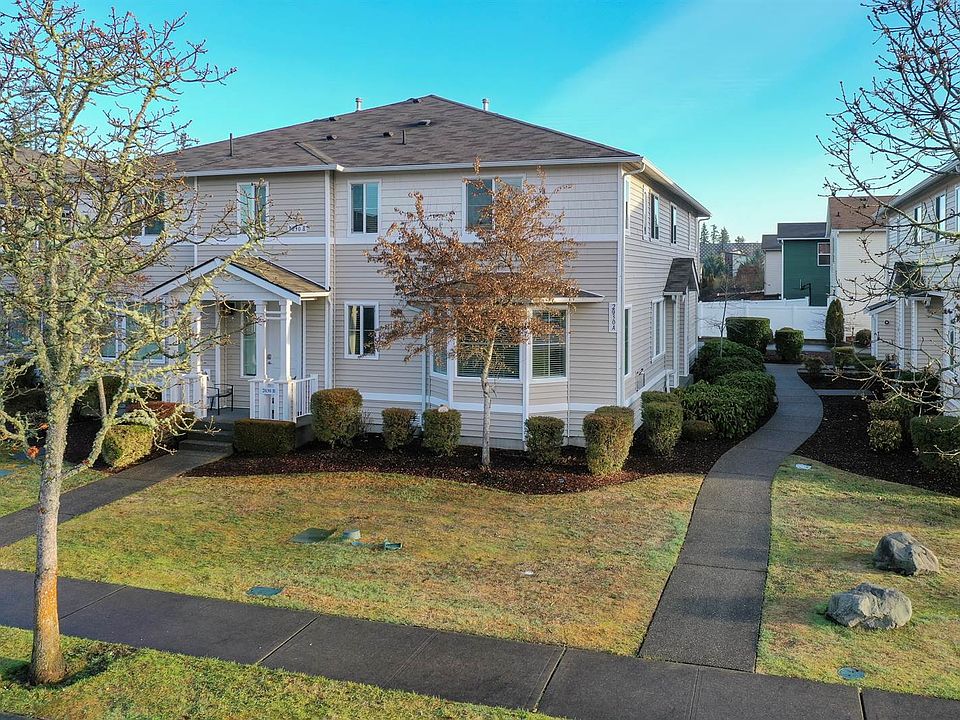 1st image of 2030 Garry Oaks Ave