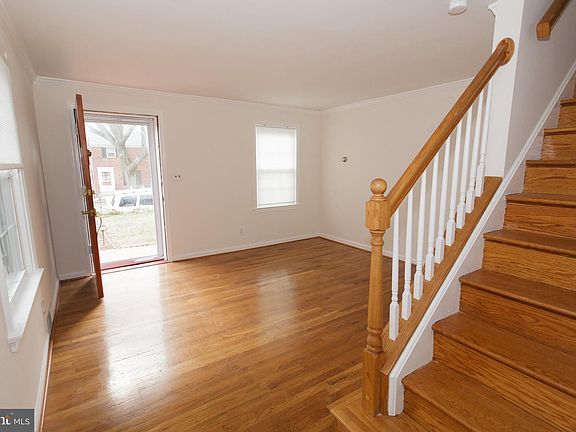 3rd image of 1419 N Longfellow St