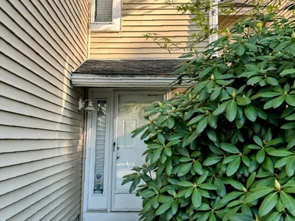 49 Curtis Ave APT A, Marlborough, MA 01752