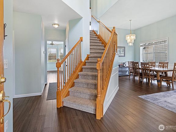 3rd image of 16909 95th Avenue E
