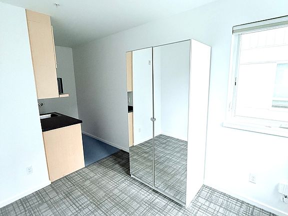 2nd image of 2418 NW 58th St #3B