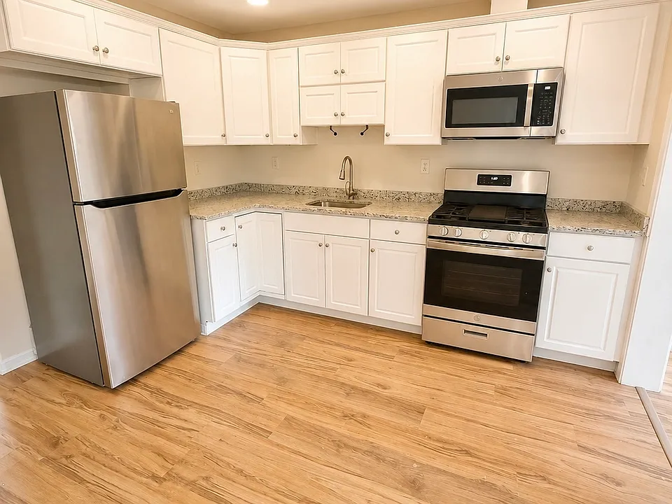 267 Branford Rd #206