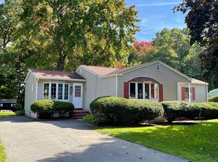92 Bonnie Brae Dr, West Springfield, MA 01089