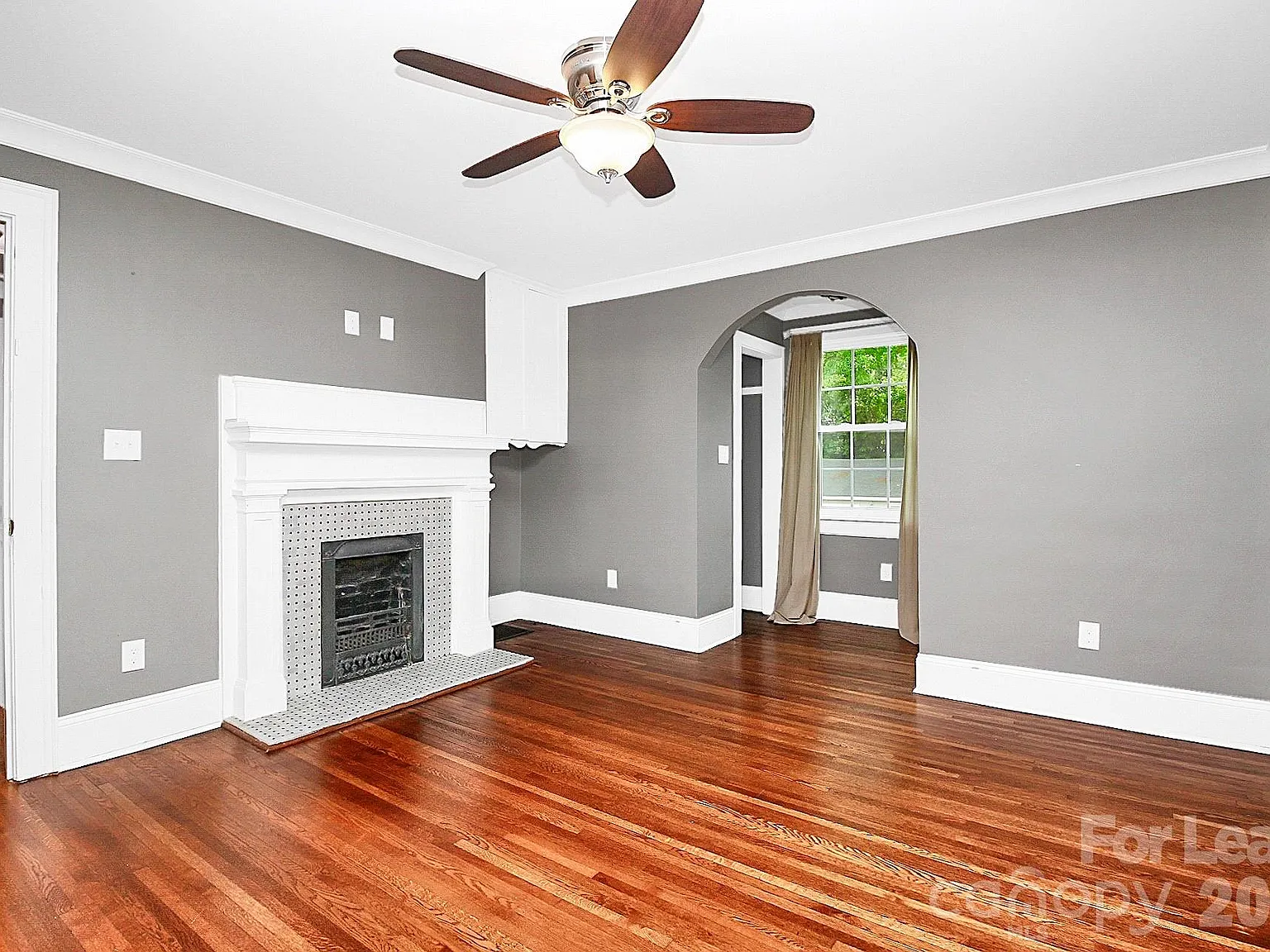 3 bed, 2.5 bath, 1937 sqft, $1,995 — Photo 3