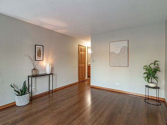 5th image of 412 Northgate Rd