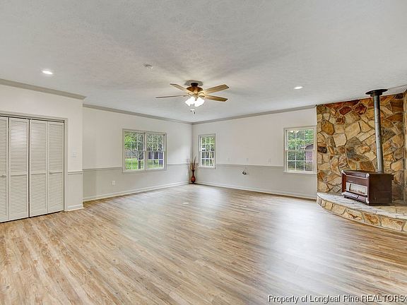 5th image of 3255 Glenmore Dr