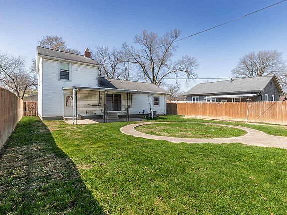 3rd image of 1662 E Koch Ave
