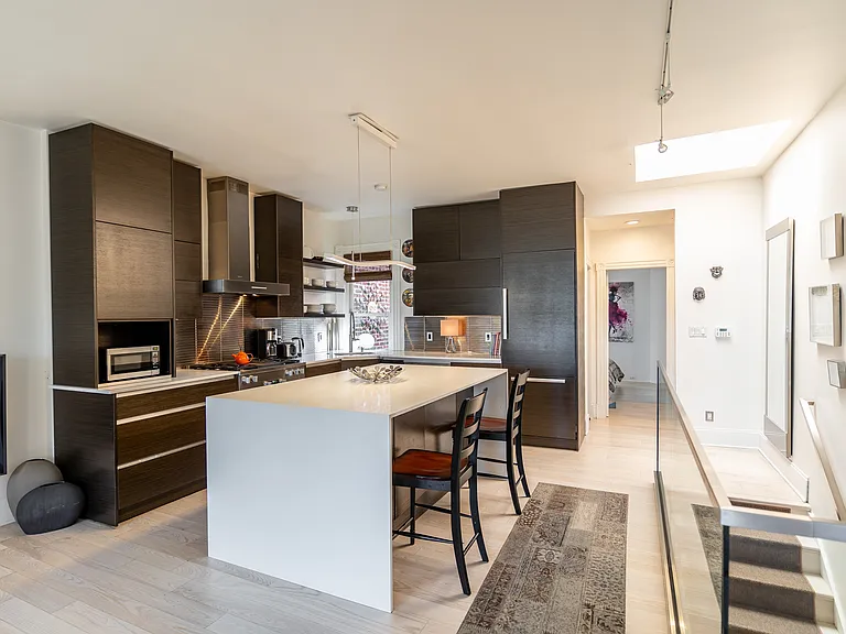 609 Massachusetts Ave NE #PENTHOUSE — Photo 2