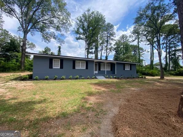 114 Crest Dr, Cochran, GA 31014