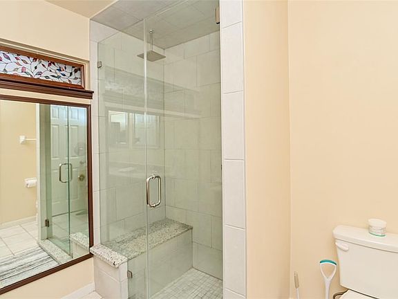 5th image of 9750 Ravensworth Dr