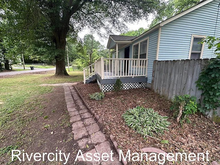 1358 Longcrest Rd — Photo 2