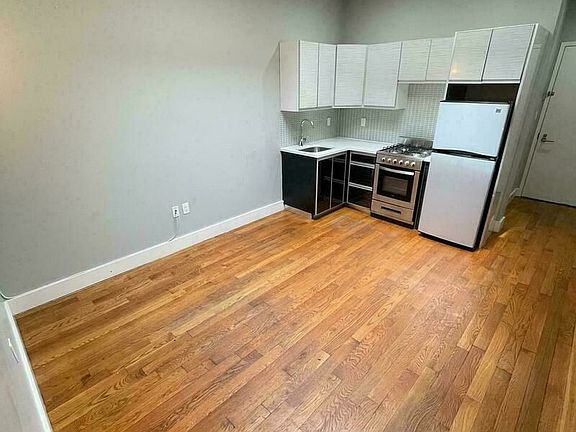 2nd image of 1130 Dekalb Ave #3