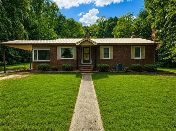 305 N Milford Dr, Salisbury, NC 28144