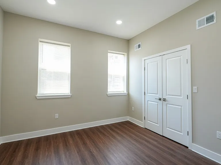 1709 Moore St — Photo 15
