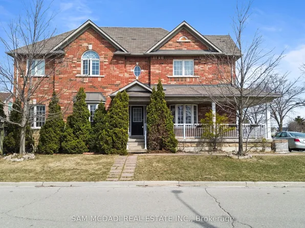 5625 Passion Flower Blvd, Mississauga, ON L5M 7N2