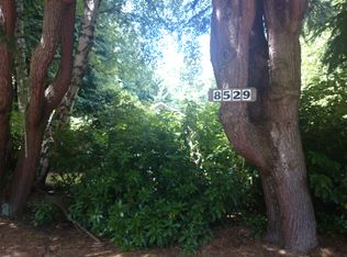 8529 29th Ave NW, Seattle, WA 98117