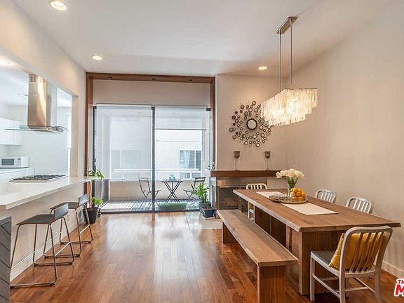 3rd image of 11808 Dorothy St APT 205