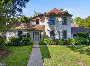 19 Highfield Ln, Wayne, PA 19087