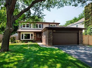 906 Oxford Rd, Deerfield, IL 60015