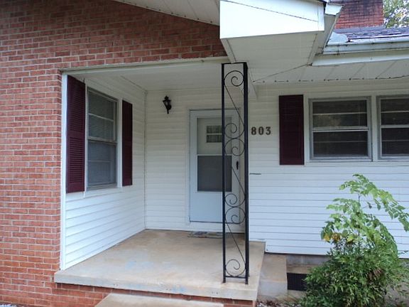 3rd image of 803 S Jefferson St