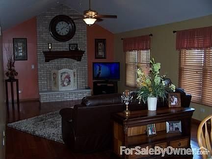 3rd image of 619 O'Toole Dr