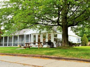 1425 W Shore Dr, New Buffalo, MI 49117