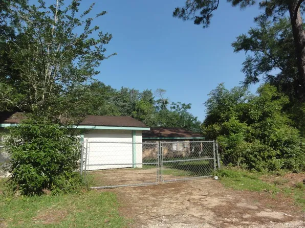 253 8th Ave, Chickasaw, AL 36611