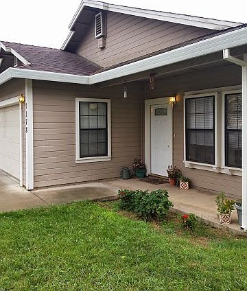 1178 Rivera Dr. Front Porch