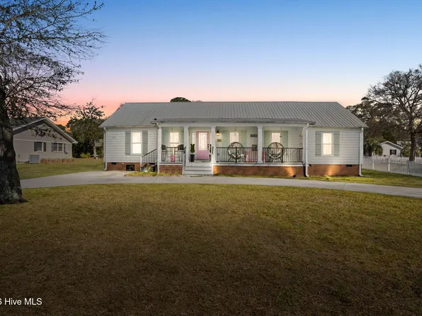 219 Shoreline Drive E, Sunset Beach, NC 28468