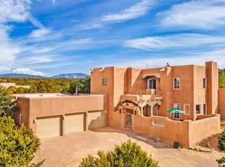 3128 Vista Sandia, Santa Fe, NM 87506