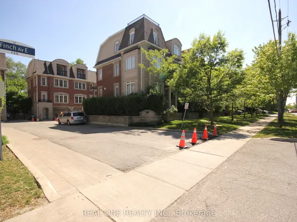7 Slingsby Ln, Toronto, ON M2N 0H7